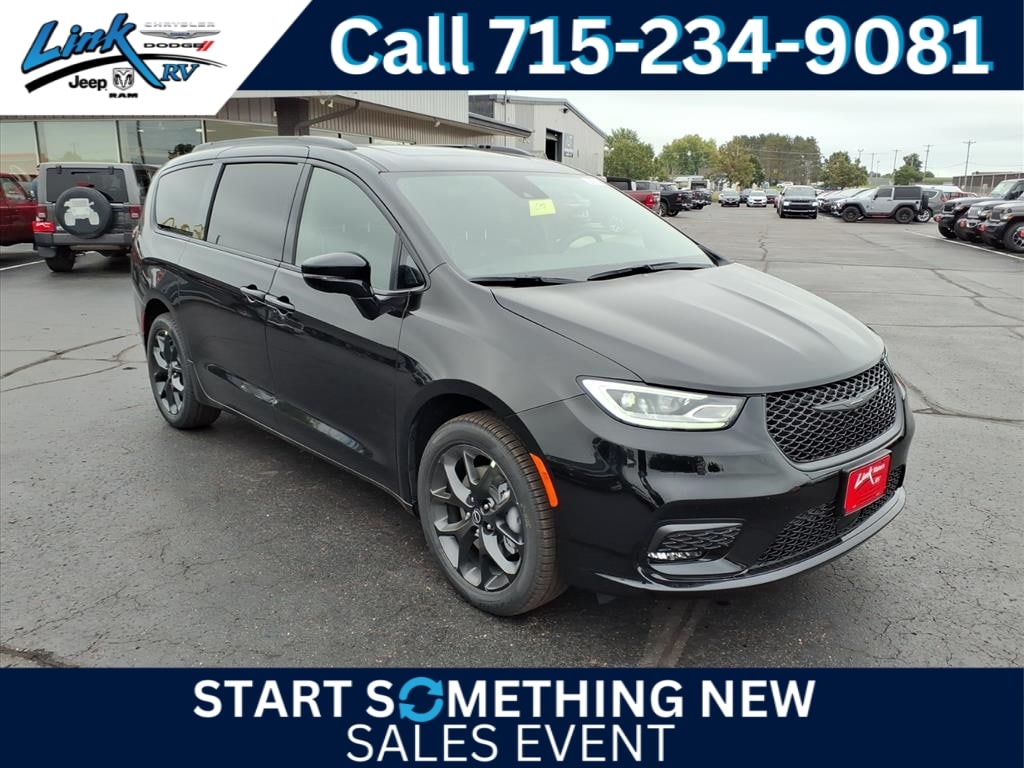 2026 Chrysler Pacifica Limited's photo