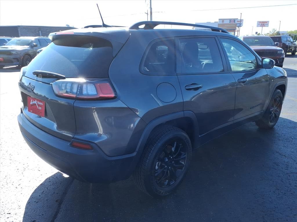 Used 2023 Jeep Cherokee Altitude SUV