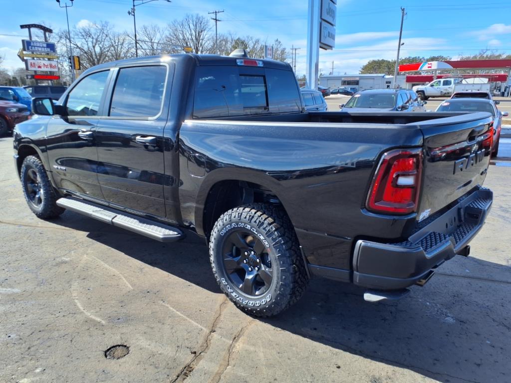 2025 Ram 1500 Tradesman photo 3