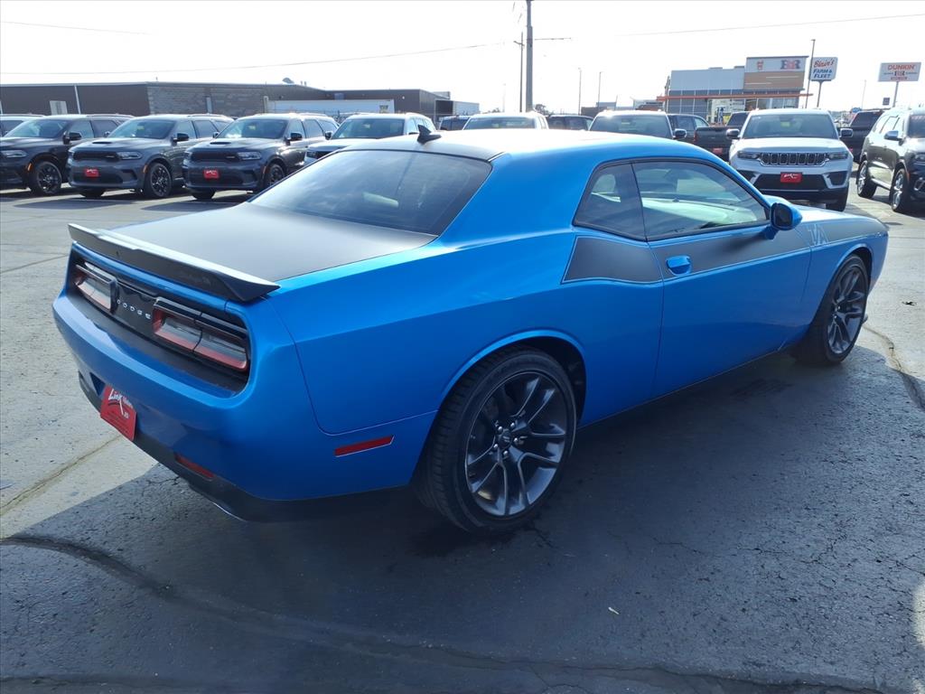 2023 Dodge Challenger R/T photo 3