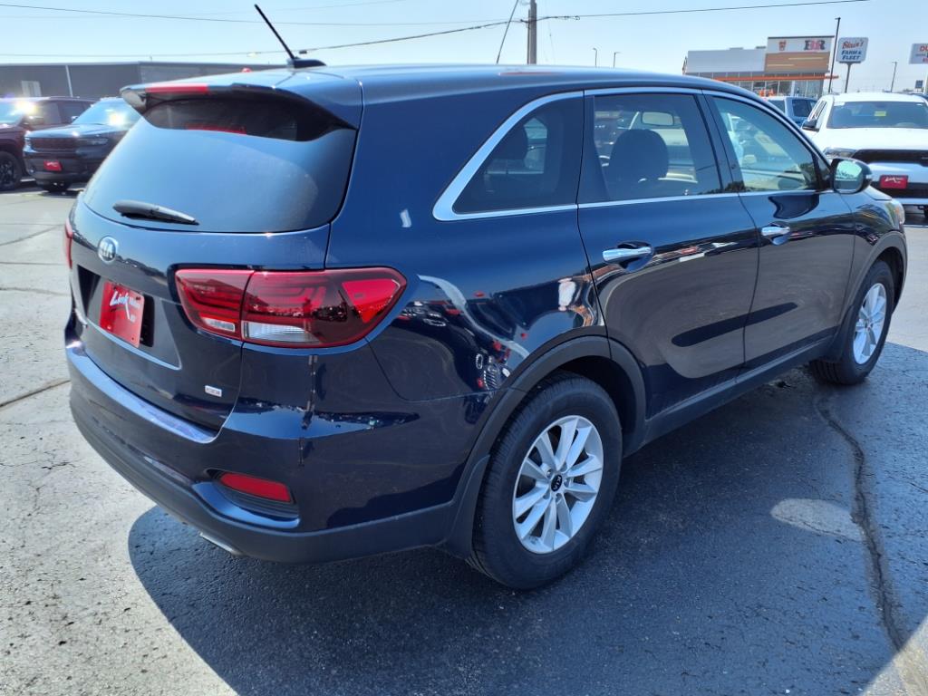 2020 Kia Sorento LX photo 3