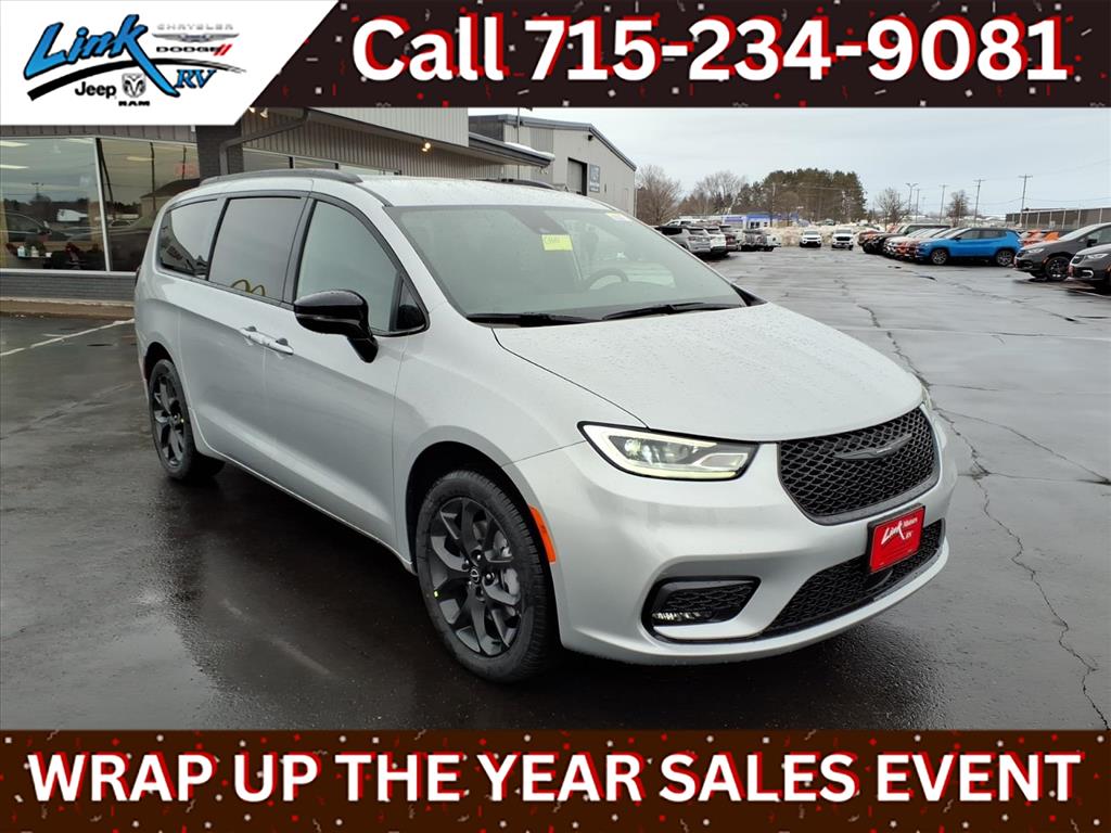 2026 Chrysler Pacifica Select's photo