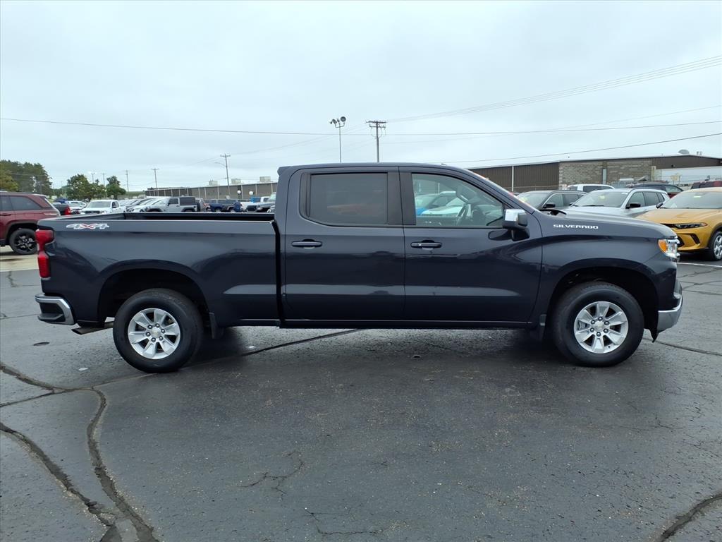 2023 Chevrolet Silverado 1500 LT photo 2
