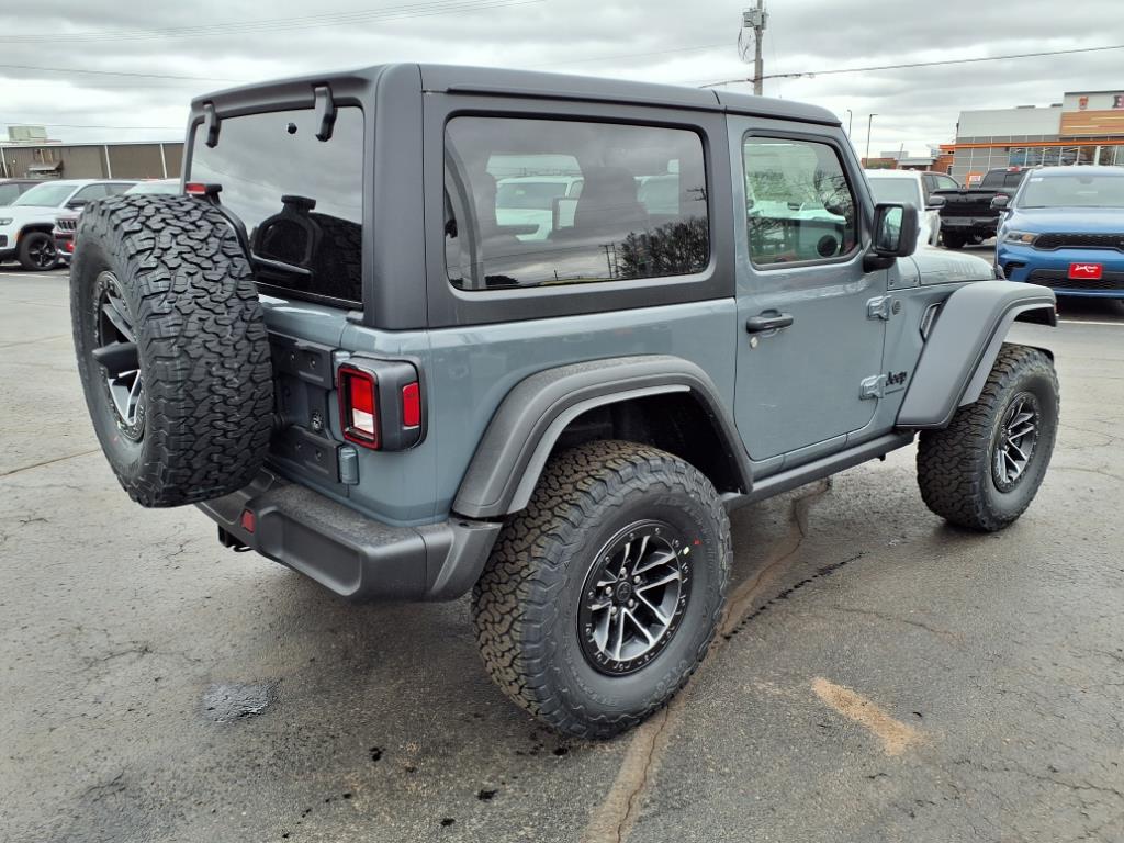2025 Jeep Wrangler Willys photo 2