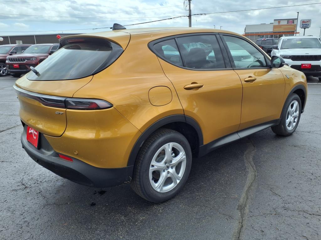 2025 Dodge Hornet GT photo 2