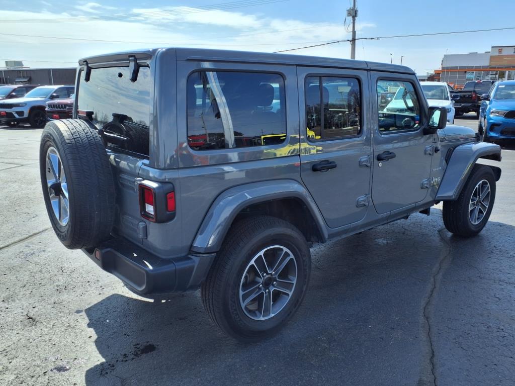 2023 Jeep Wrangler Sahara photo 3