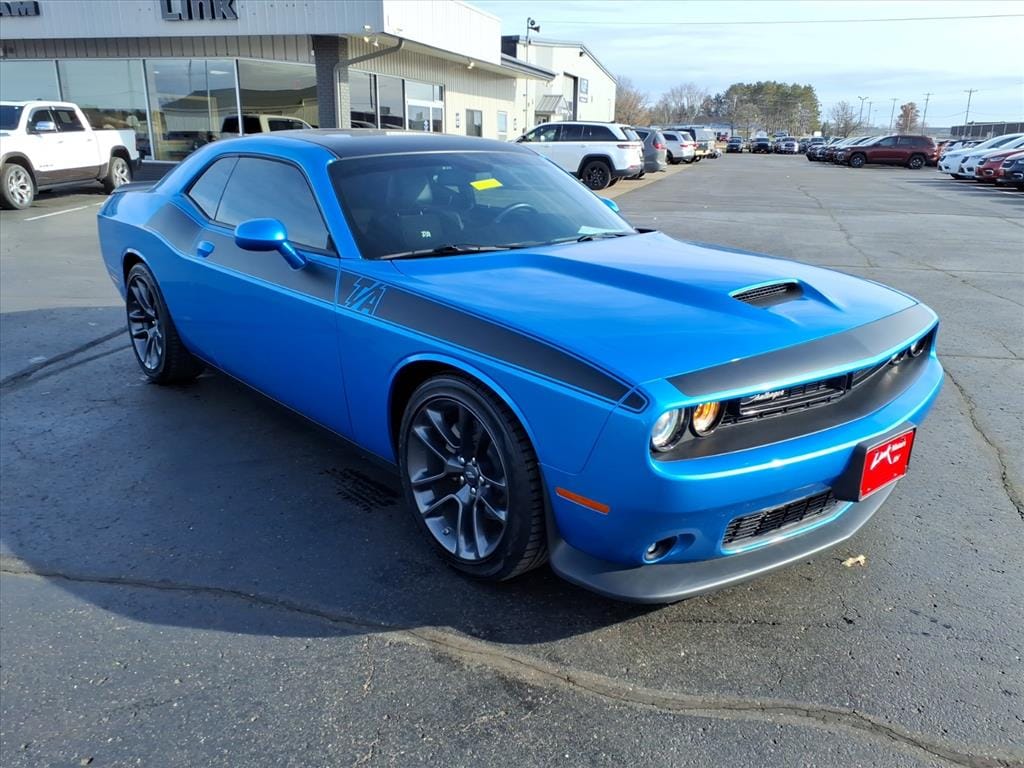 2023 Dodge Challenger R/T's photo