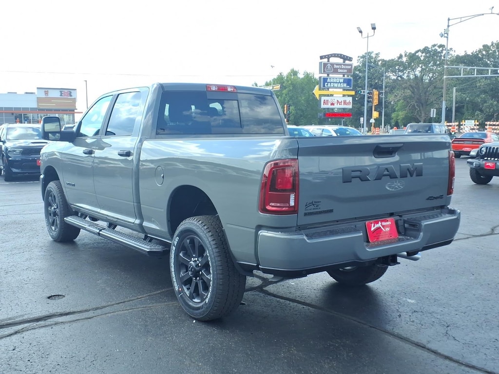 New 2026 Ram 2500 BIG HORN CREW CAB 4X4 6'4 BOX Pickup