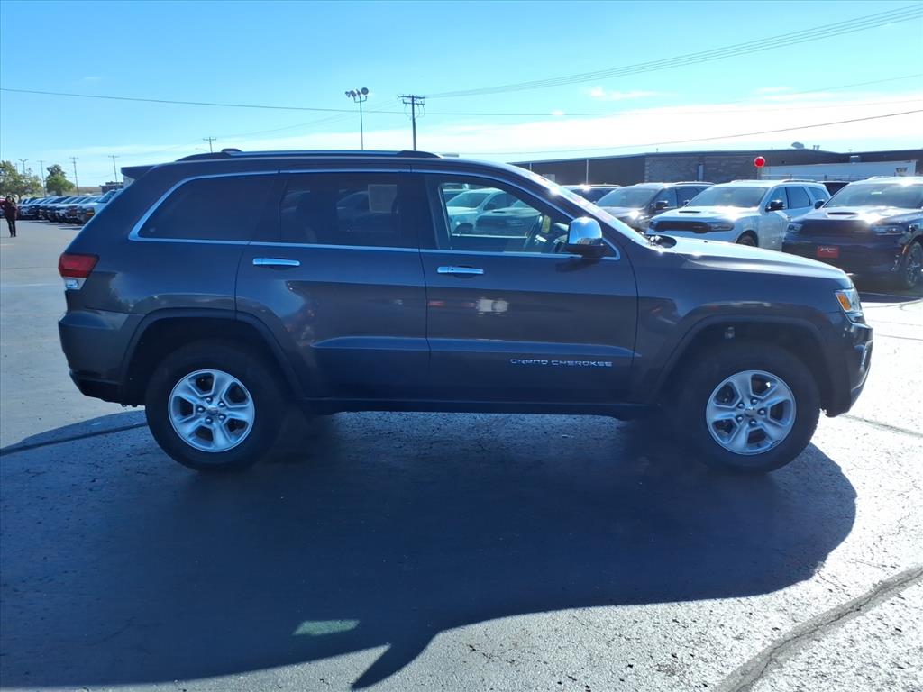 2016 Jeep Grand Cherokee Laredo photo 2