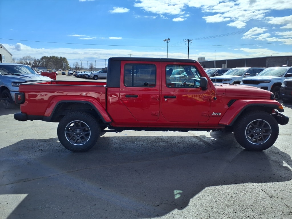 Used 2023 Jeep Gladiator Overland with VIN 1C6HJTFG5PL527389 for sale in Rice Lake, WI
