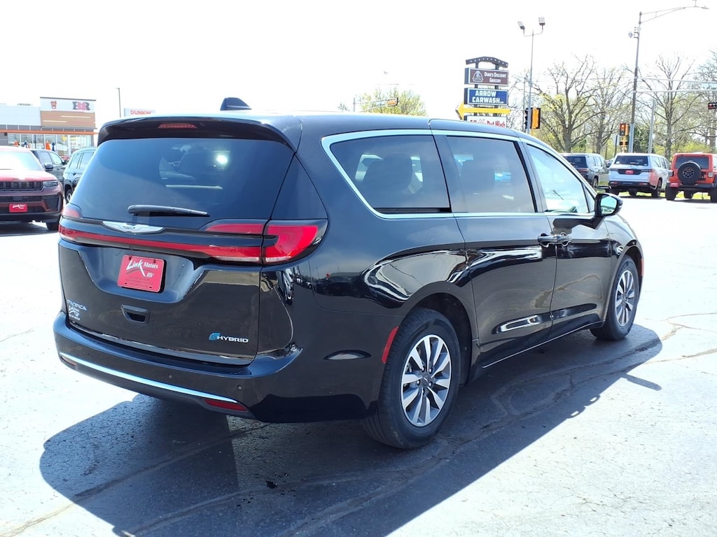 Used 2024 Chrysler Pacifica Hybrid Select Minivan/Van