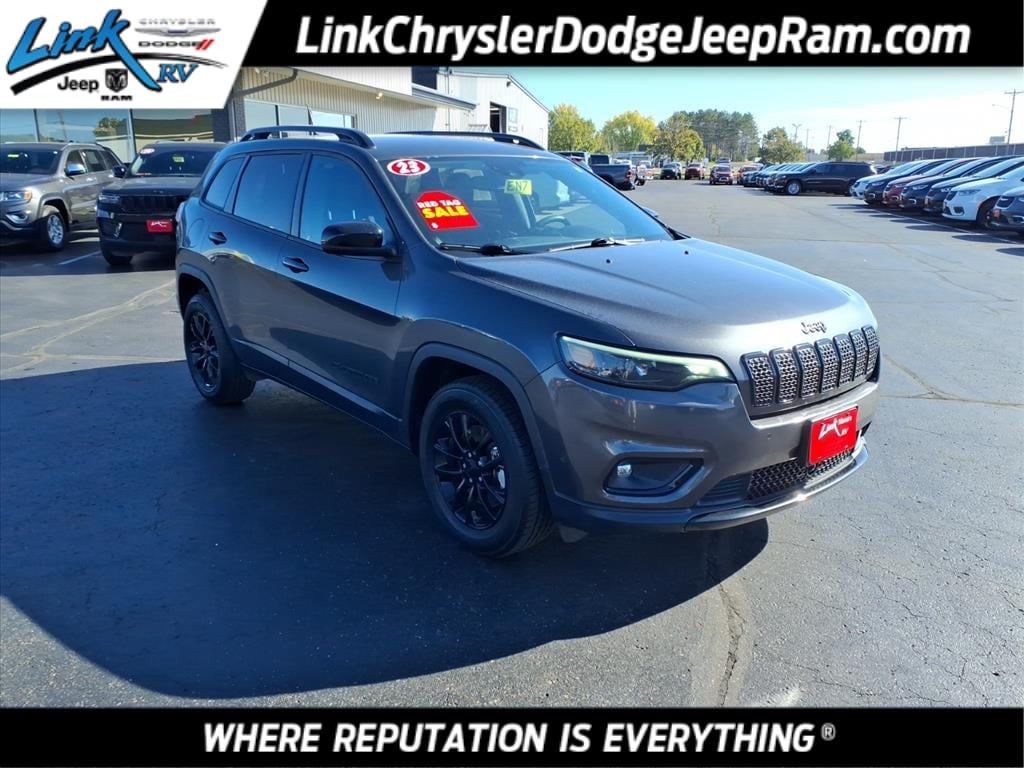 Used 2023 Jeep Cherokee Altitude SUV