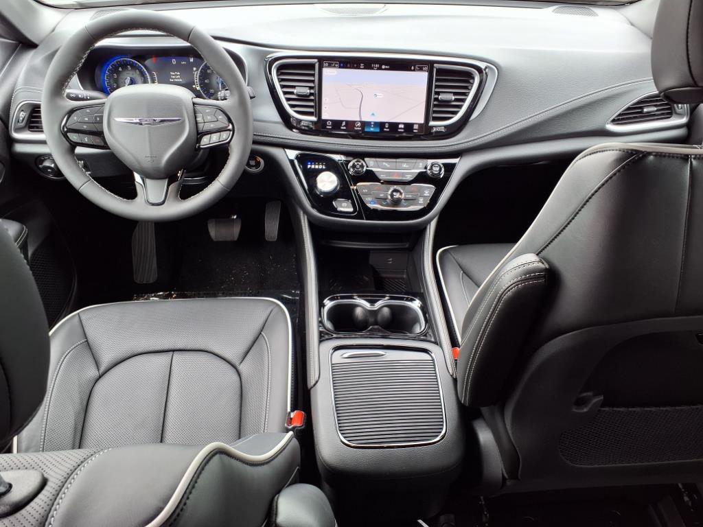 2026 Chrysler Pacifica Limited - Photo 9