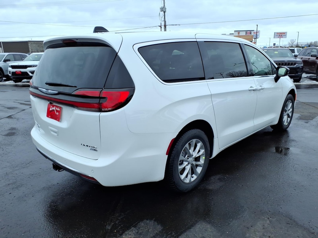 New 2026 Chrysler Pacifica LIMITED AWD Passenger Van