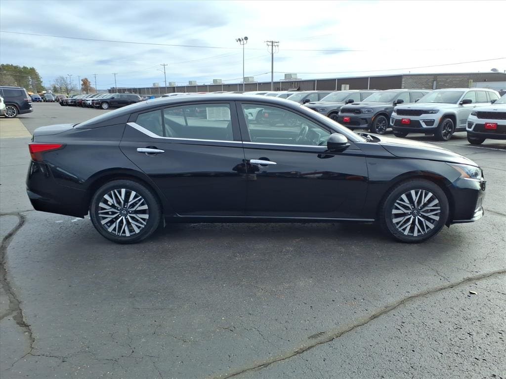 Used 2023 Nissan Altima SV with VIN 1N4BL4DV5PN389475 for sale in Rice Lake, WI