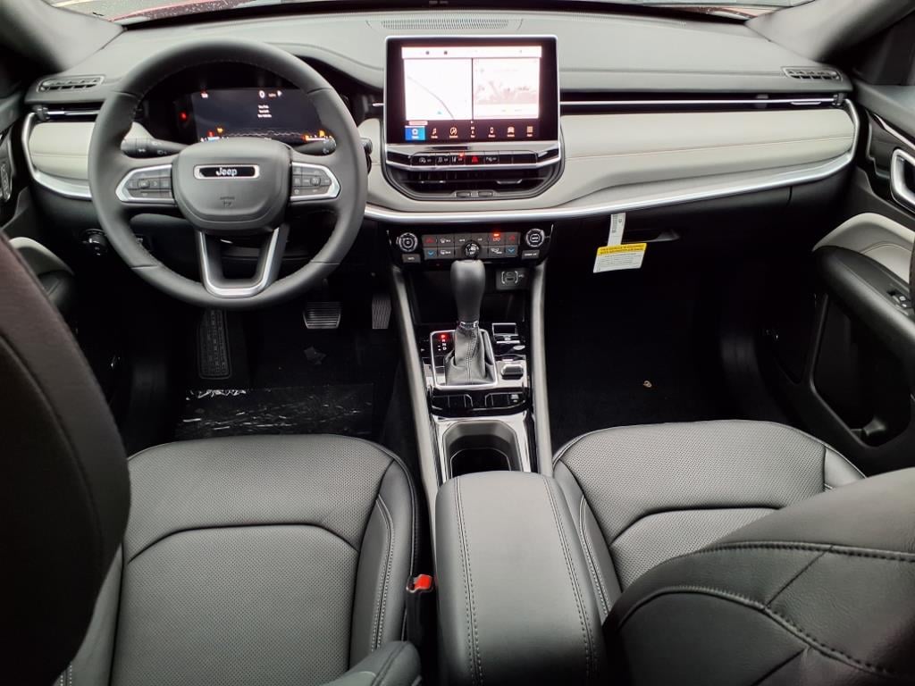 2025 Jeep Compass Limited - Photo 9