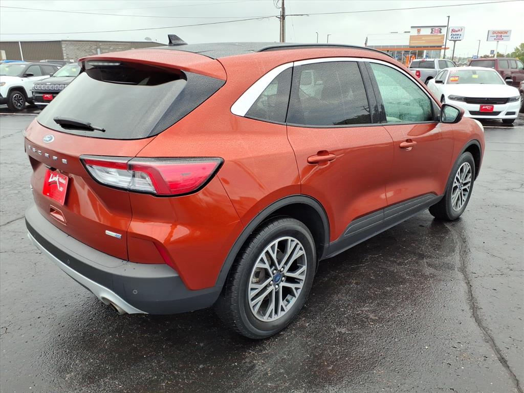 2020 Ford Escape SEL photo 3
