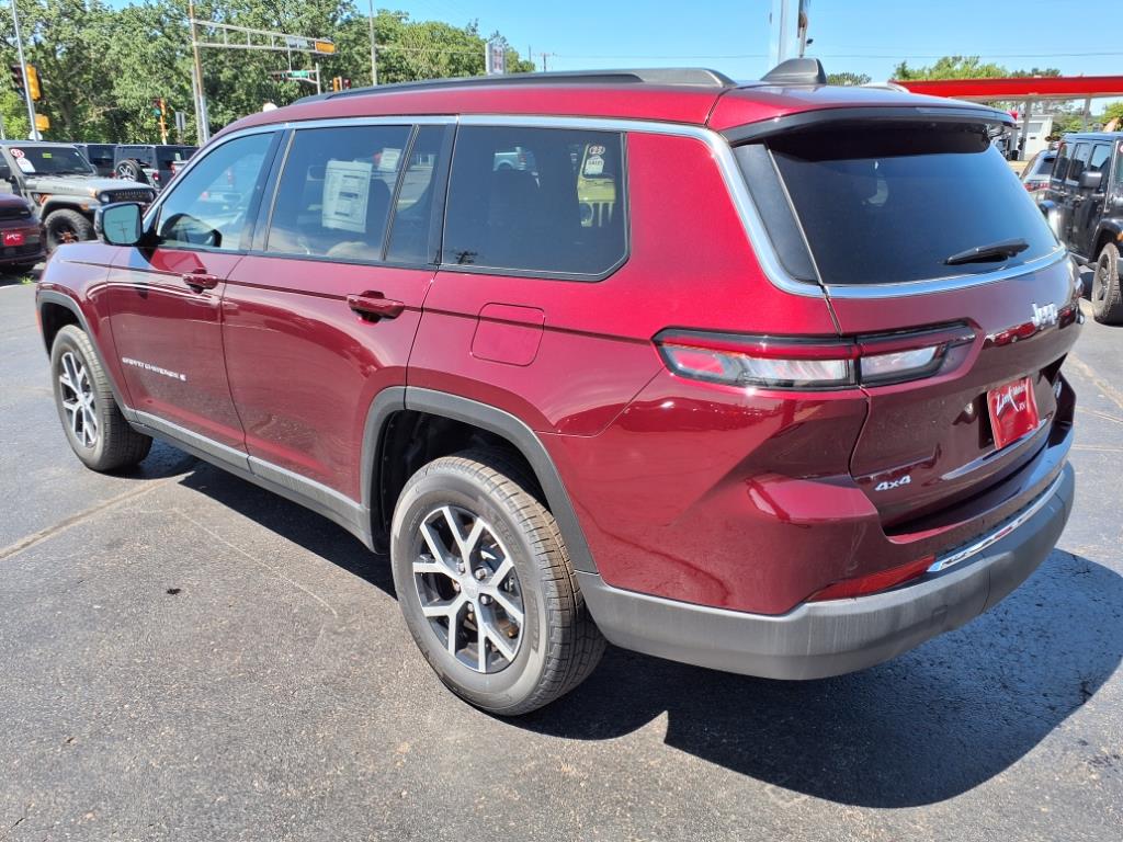 2025 Jeep Grand Cherokee Limited photo 2