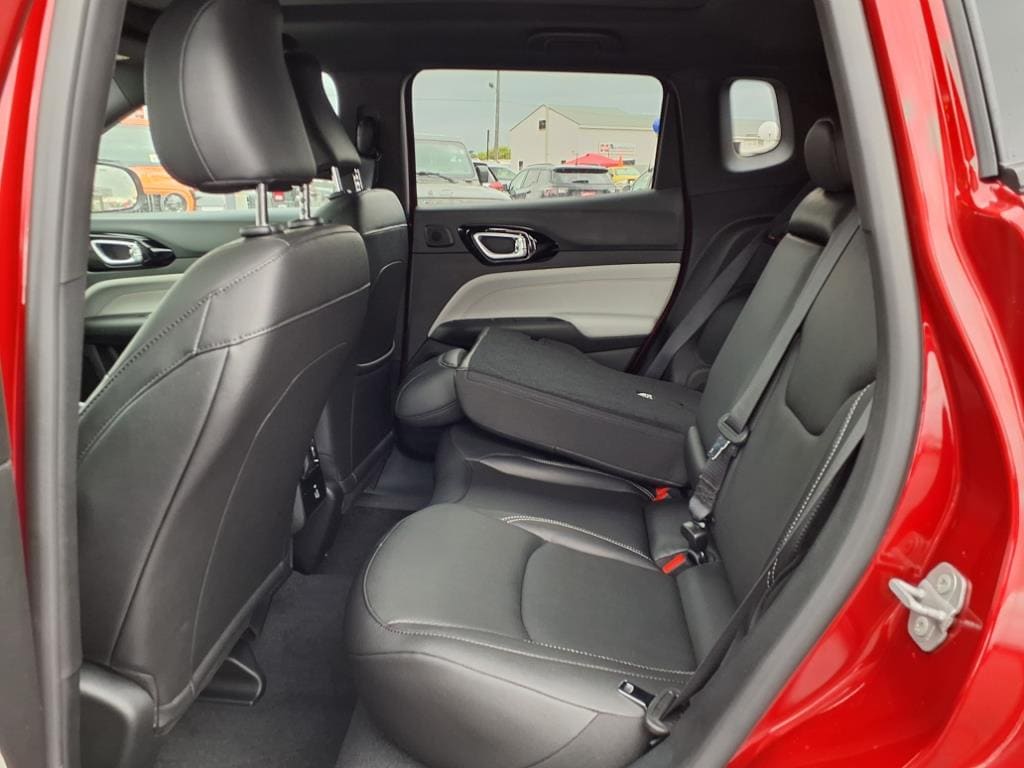 2025 Jeep Compass Limited - Photo 8
