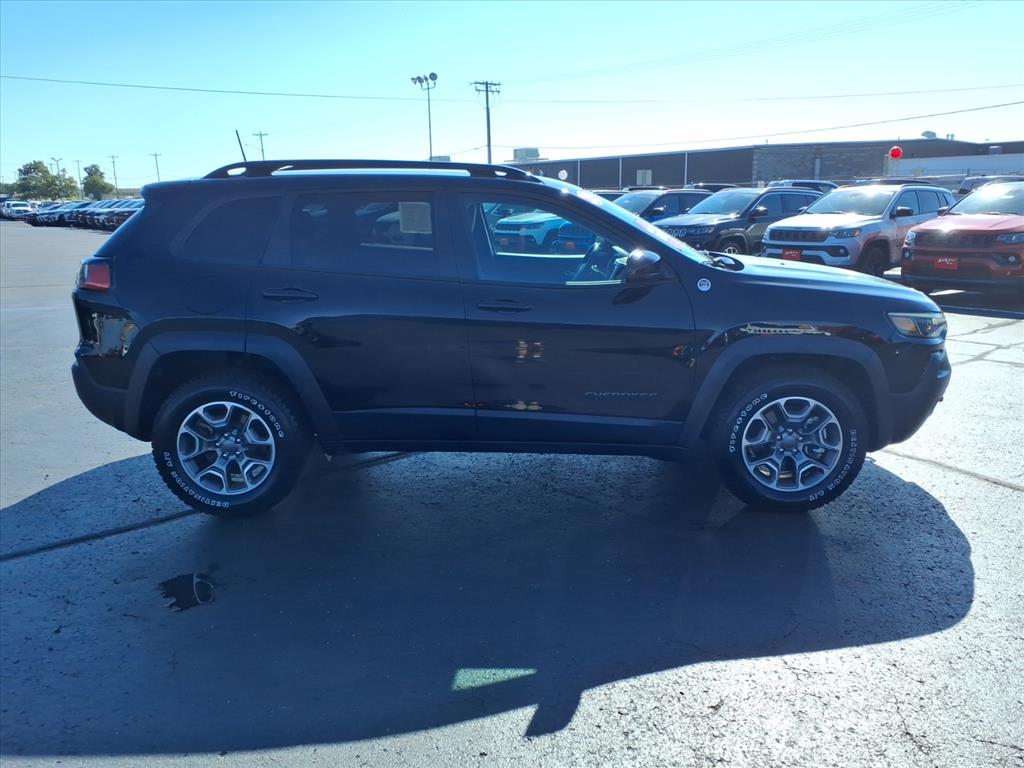2022 Jeep Cherokee Trailhawk photo 2