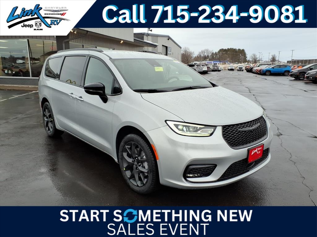 2026 Chrysler Pacifica Select's photo