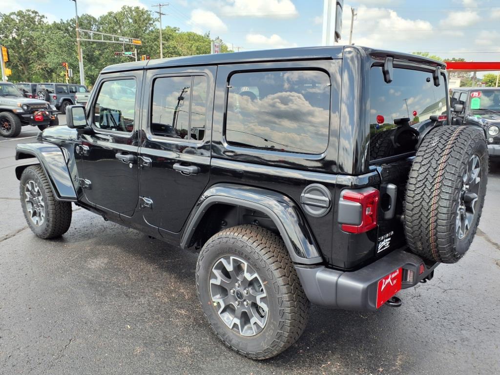 2025 Jeep Wrangler Sahara photo 3