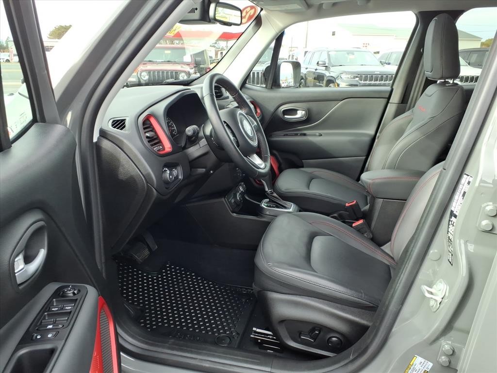 2023 Jeep Renegade Trailhawk - Photo 10