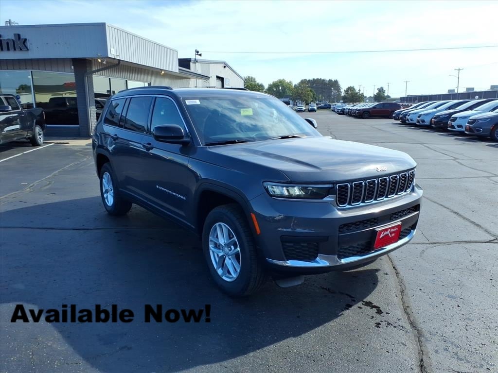 2025 Jeep Grand Cherokee L Laredo's photo