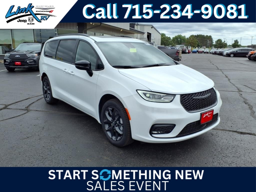 2026 Chrysler Pacifica Limited's photo