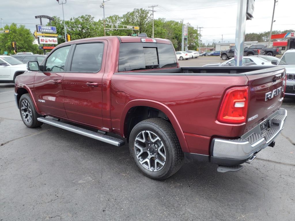2025 Ram 1500 Laramie photo 3