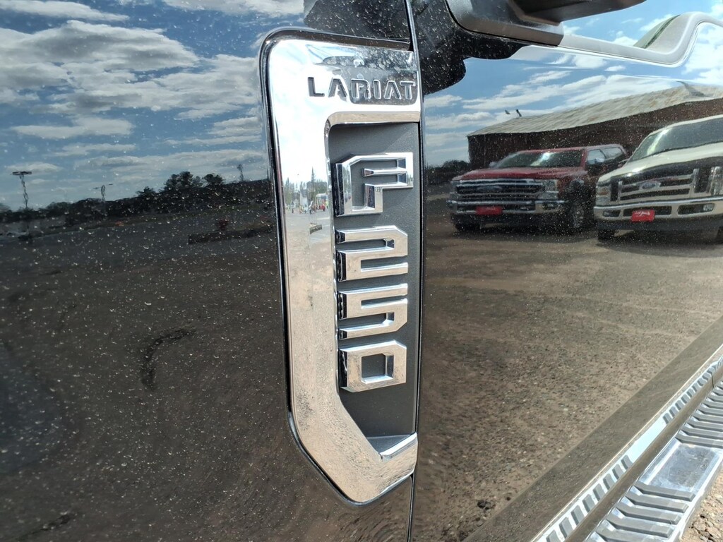 Used 2017 Ford F-250SD Lariat Truck