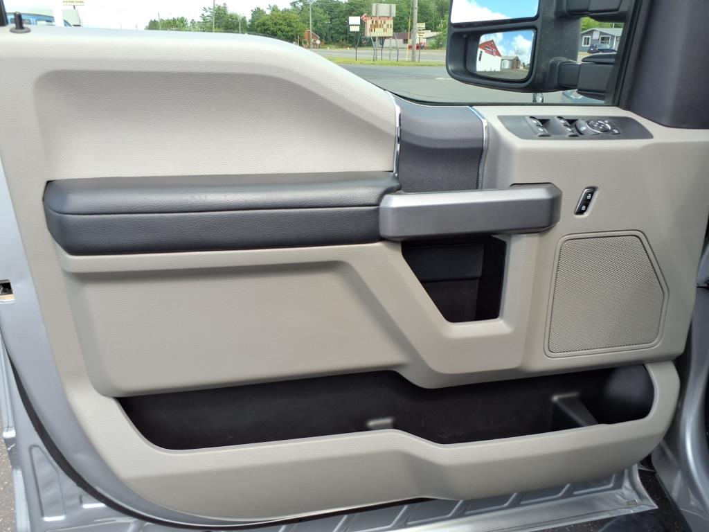 2022 Ford F-350 Super Duty XLT - Photo 11