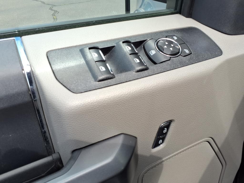2022 Ford F-350 Super Duty XLT - Photo 12