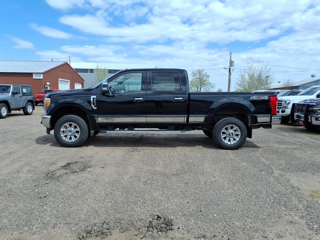 Used 2017 Ford F-250SD Lariat Truck