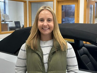 Staff member Emma Johnson from ID_490910