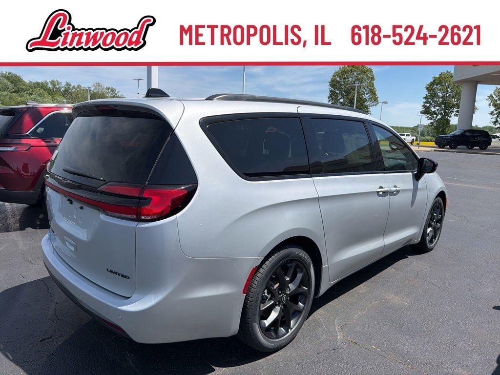 2026 Chrysler Pacifica Limited - Photo 6