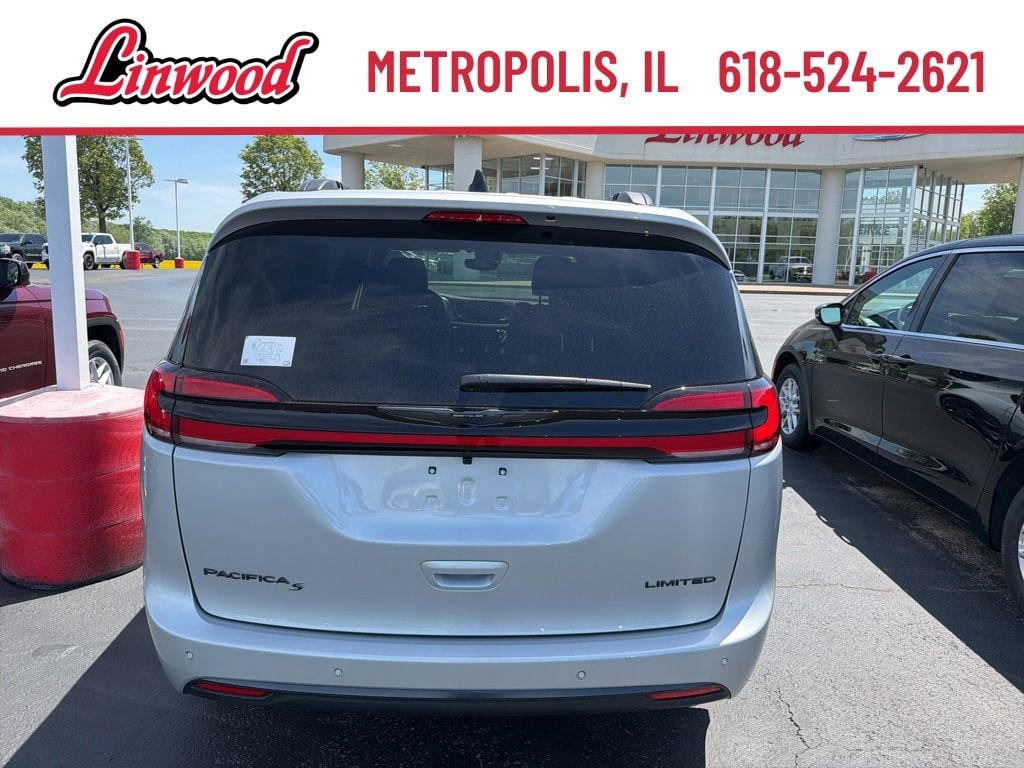 2026 Chrysler Pacifica Limited - Photo 5
