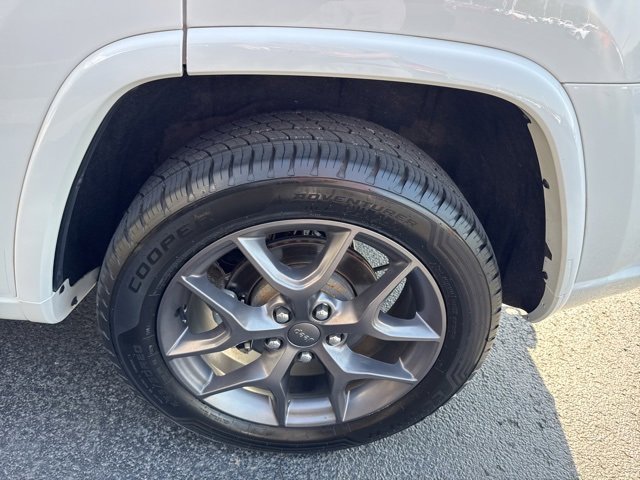 2021 Jeep Grand Cherokee Limited photo 2