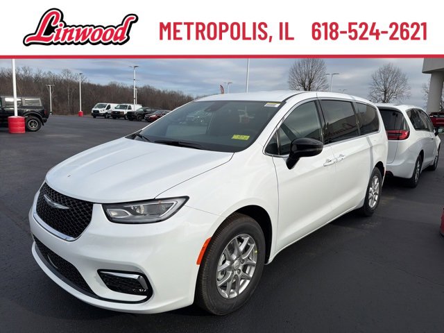 2026 Chrysler Pacifica Select's photo