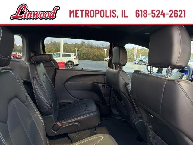 2026 Chrysler Pacifica Select - Photo 10