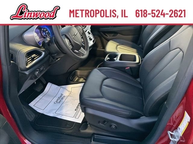 2026 Chrysler Pacifica Select - Photo 17