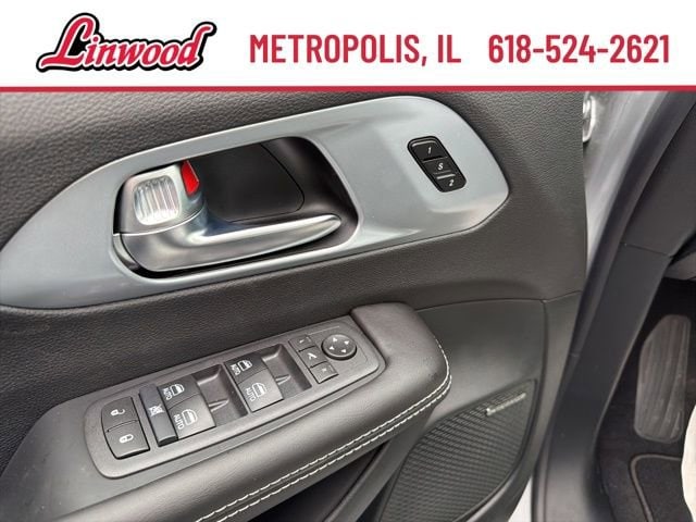 2026 Chrysler Pacifica Limited - Photo 18