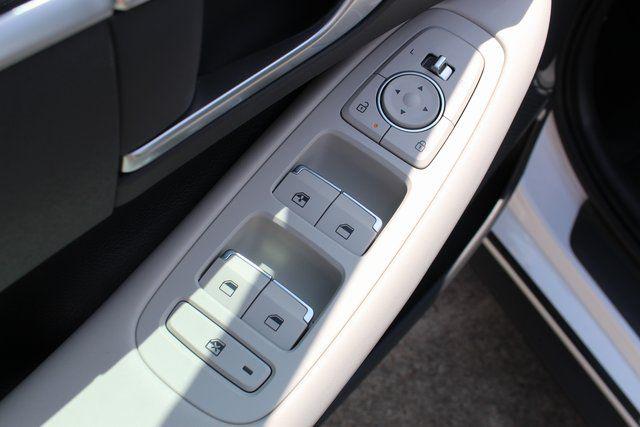 2025 Hyundai Sonata SE - Photo 10