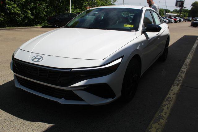 2026 Hyundai Elantra 2.0 SEL Sport IVT's photo