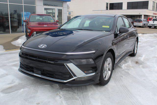 2026 Hyundai Sonata SE's photo