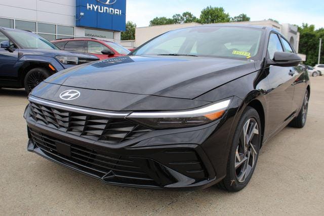 2026 Hyundai Elantra 2.0 Limited IVT's photo