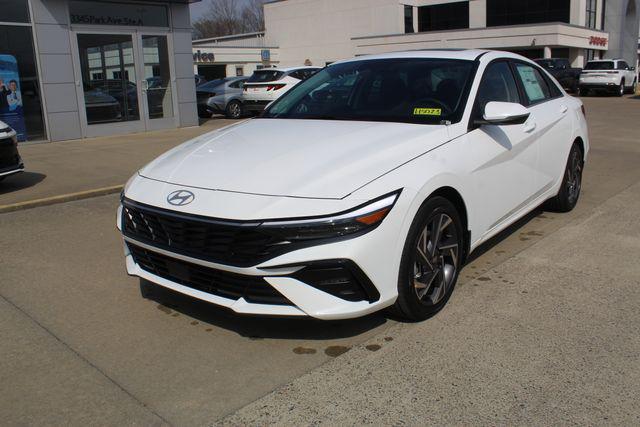 2026 Hyundai Elantra 2.0 Limited IVT's photo