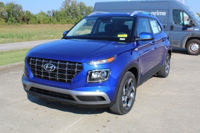 2026 Hyundai Venue SEL w/ 2-Tone Roof IVT's photo