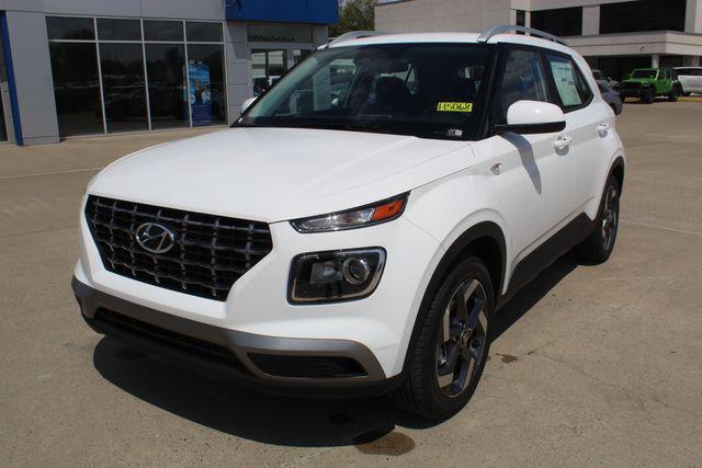 2026 Hyundai Venue SEL w/ 2-Tone Roof IVT's photo