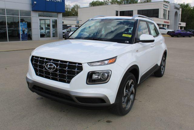 2026 Hyundai Venue SEL w/ 2-Tone Roof IVT's photo